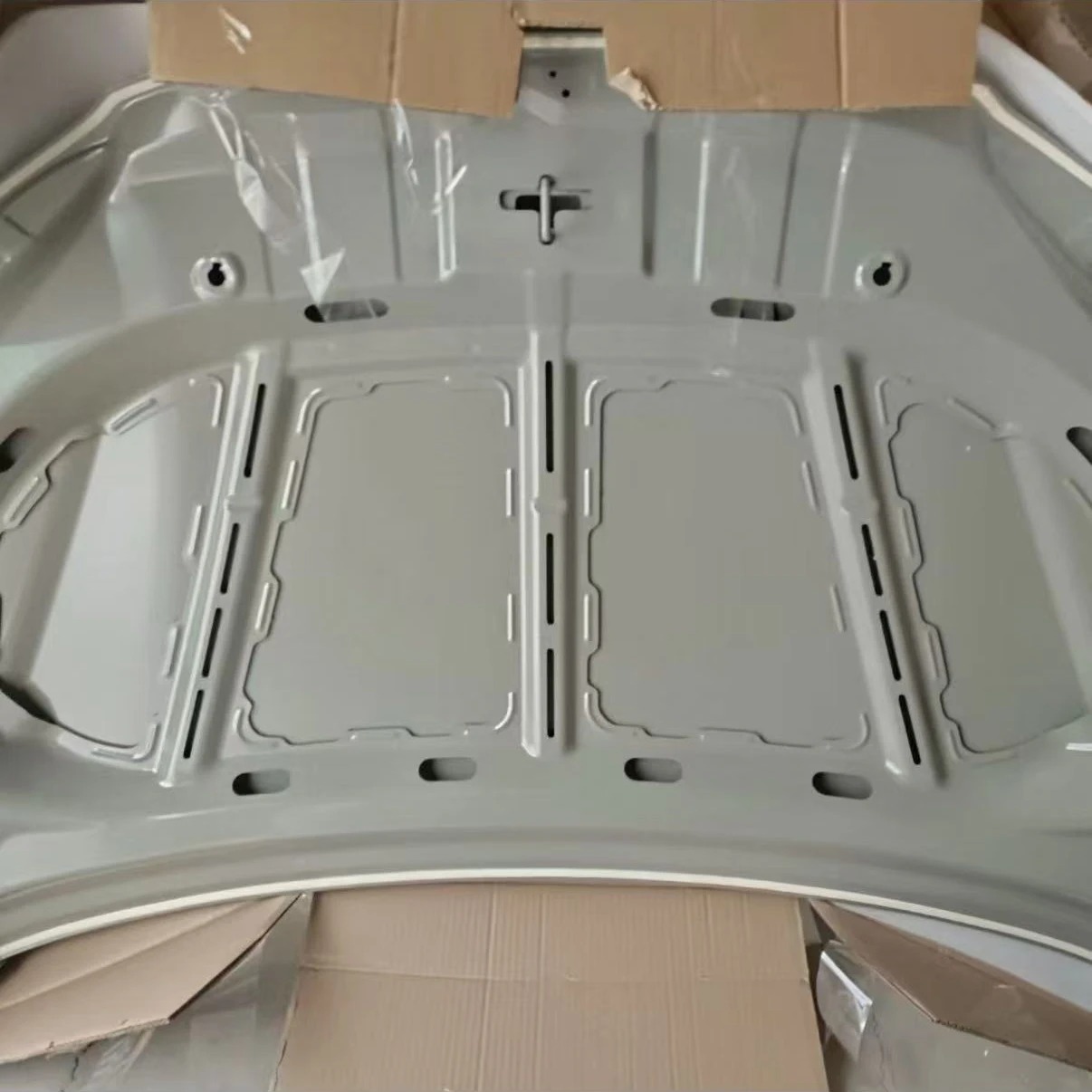 2025 Hot Sale OEM Auto Spare Parts Engine Hood for NETA V OE  S11-8402010DY